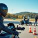 découvrez les étapes et les documents nécessaires pour obtenir un permis de moto aux usa. informez-vous sur les exigences légales, l’âge minimum, les tests théoriques et pratiques, ainsi que les conseils pour réussir votre démarche.